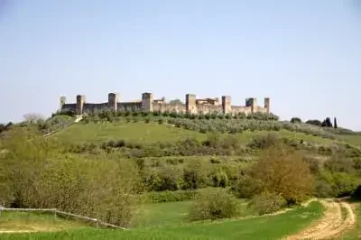 castello di monteriggioni siena