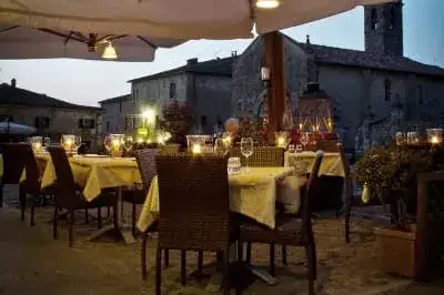 dolci gelati piazza castello di monteriggioni