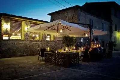 dolci gelati piazza castello di monteriggioni