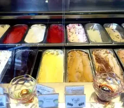 artisanal ice creams bar tavern Monteriggioni