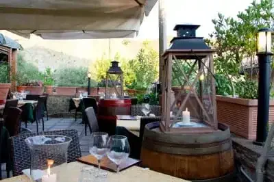 giardino osteria ristorante castello di monteriggioni